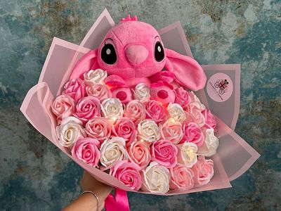 Buchet cu Stitch Roz