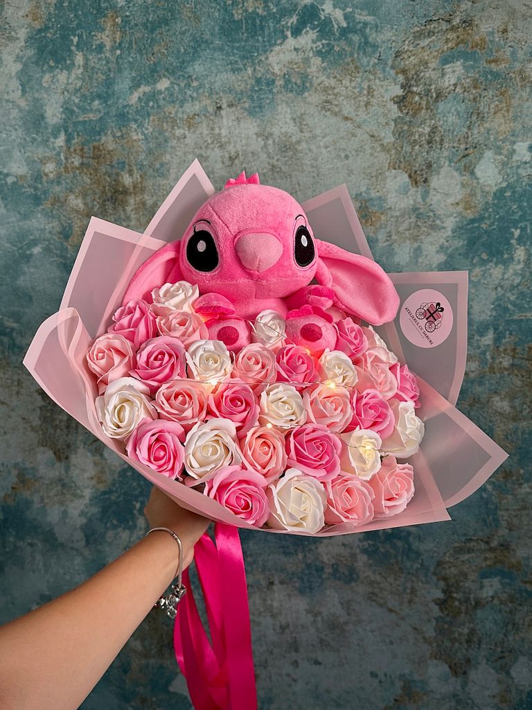 Buchet cu Stitch Roz