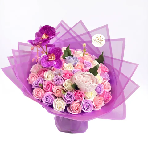 Buchet de flori din săpun cu orhidee si 51 trandafiri de sapun